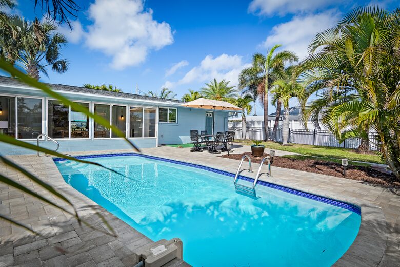 River House Retreat - Bradenton, Florida