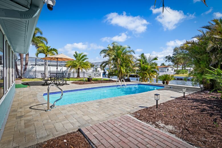 River House Retreat - Bradenton, Florida