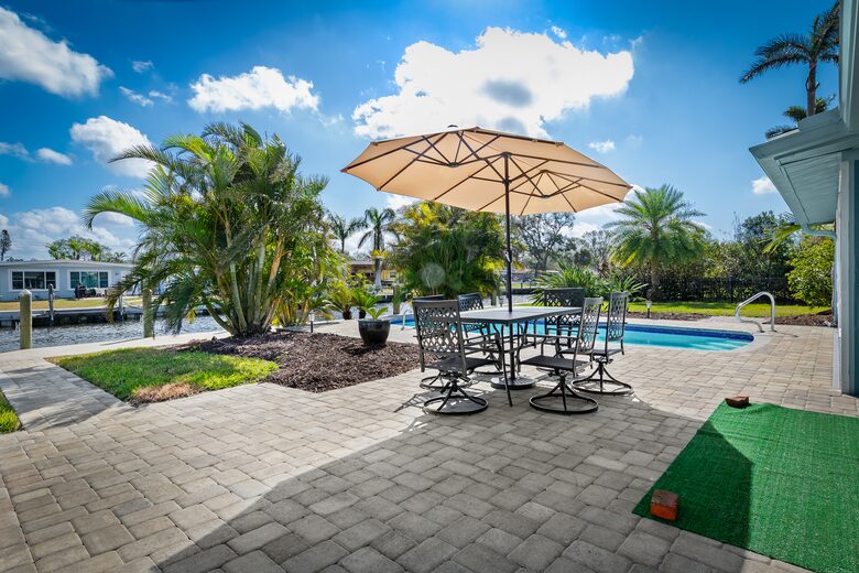 River House Retreat - Bradenton, Florida