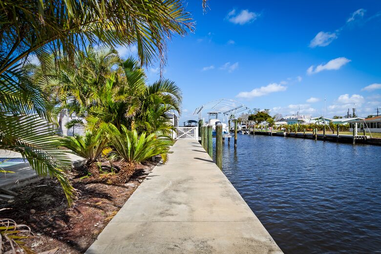 River House Retreat - Bradenton, Florida