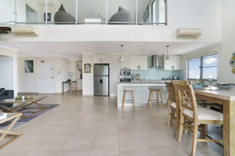 Skyline Serenity | A Two-Story Penthouse with Breathtaking Views - Darwin, Australia