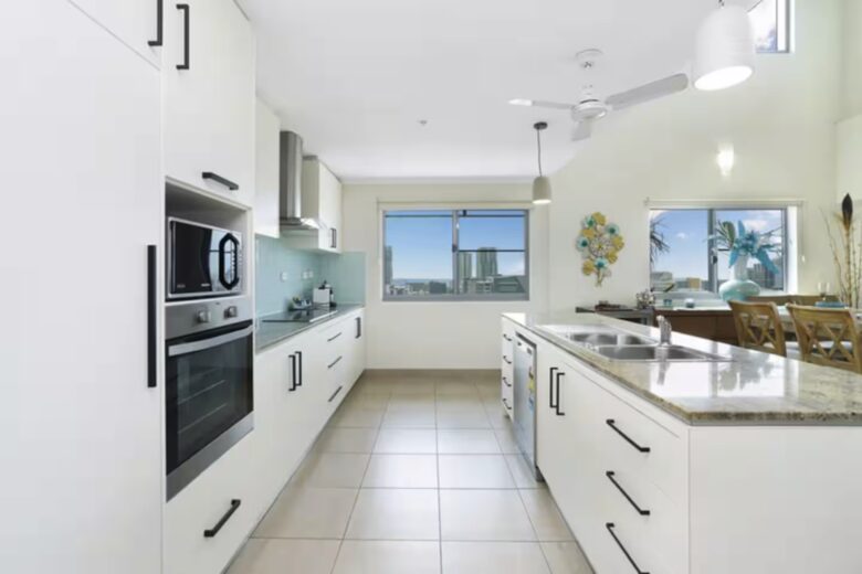 Skyline Serenity | A Two-Story Penthouse with Breathtaking Views - Darwin, Australia