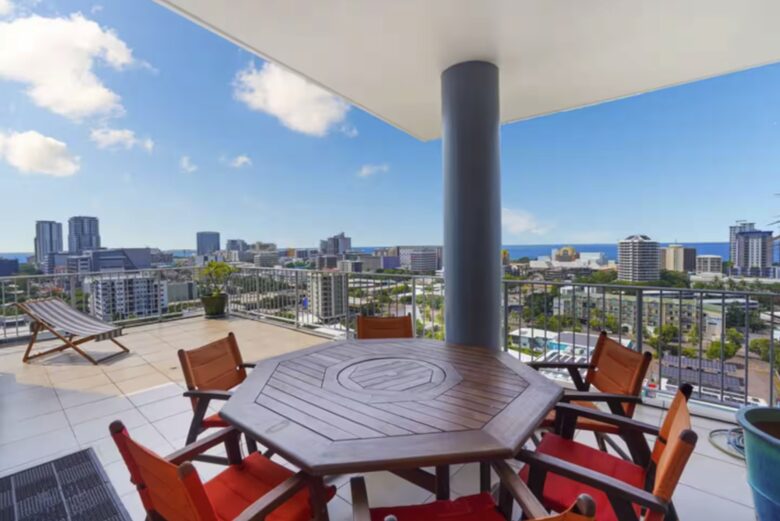 Skyline Serenity | A Two-Story Penthouse with Breathtaking Views - Darwin, Australia