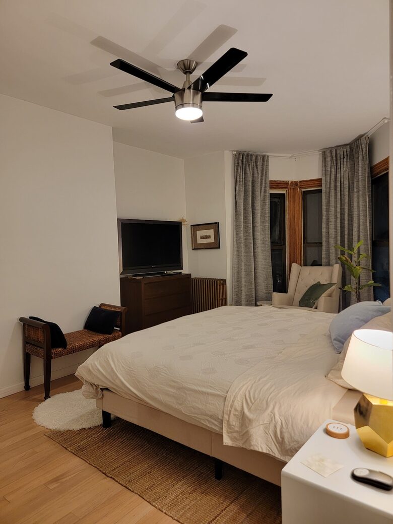 Light-Filled Brooklyn Flat with Artistic Flair - Brooklyn, New York