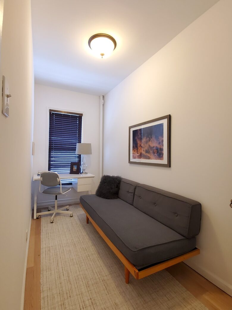 Light-Filled Brooklyn Flat with Artistic Flair - Brooklyn, New York