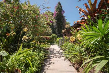 Walk way to Front Door from Carport side