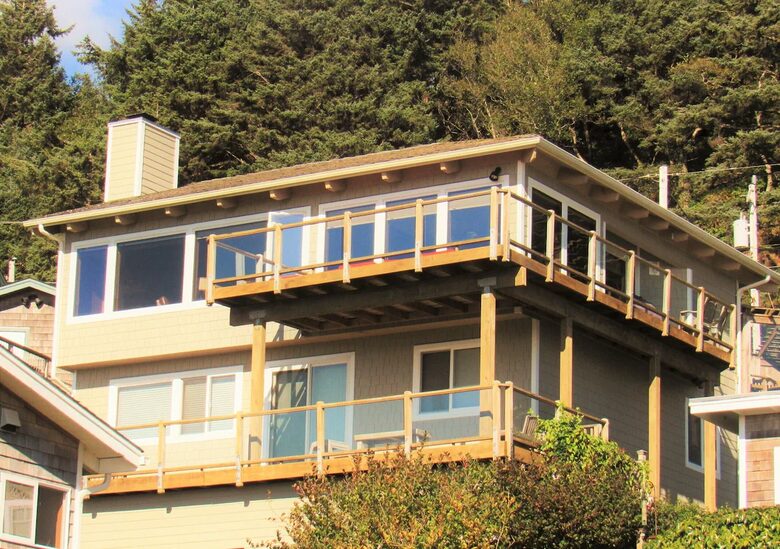 Beachfront Escape Overlooking Haystack Rock - Cannon Beach, Oregon