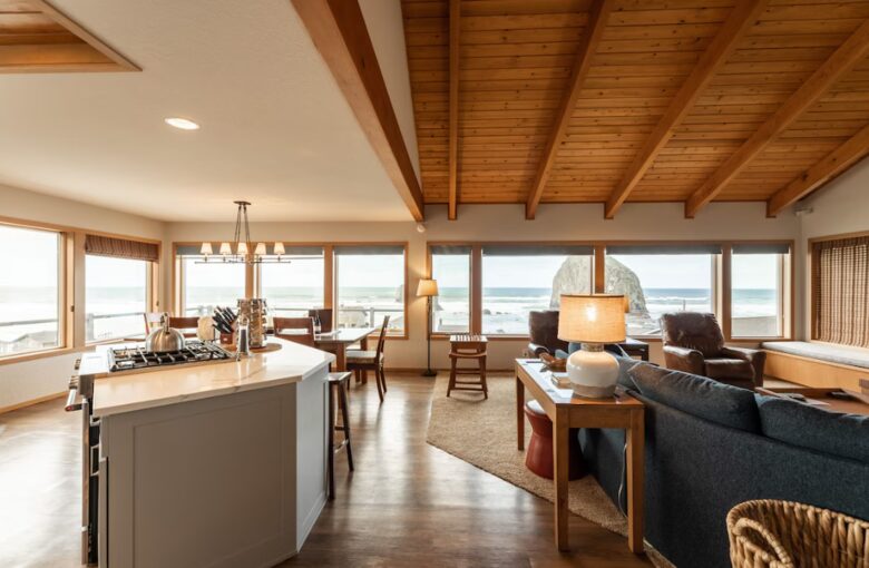 Beachfront Escape Overlooking Haystack Rock - Cannon Beach, Oregon