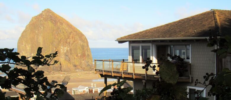 Beachfront Escape Overlooking Haystack Rock - Cannon Beach, Oregon