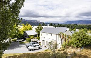 Elegant Escape in Arrowtown’s Premier Golf Community - Arrowtown, New Zealand