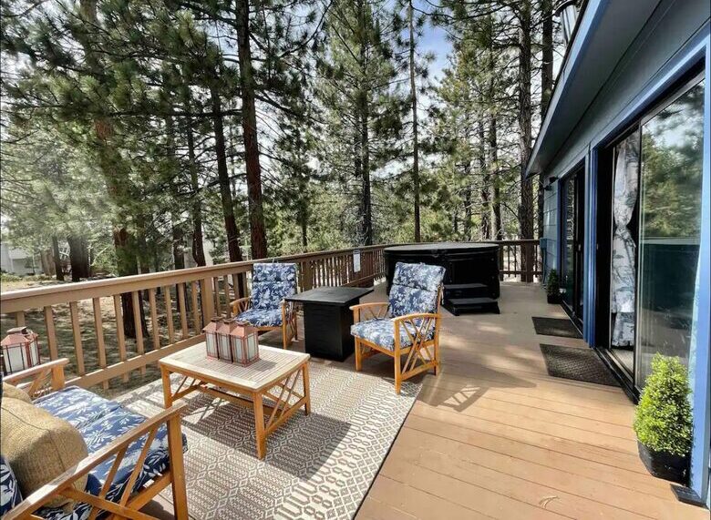 Cozy Mountain Escape with Private Hot Tub - Stateline, Nevada