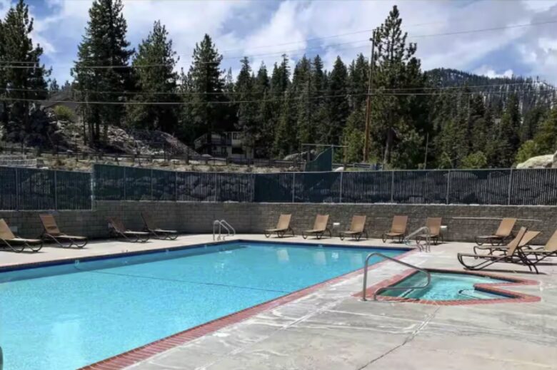 Cozy Mountain Escape with Private Hot Tub - Stateline, Nevada