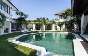 Tropical Escape in the Heart of Seminyak Steps from the Beach - Seminyak, Indonesia