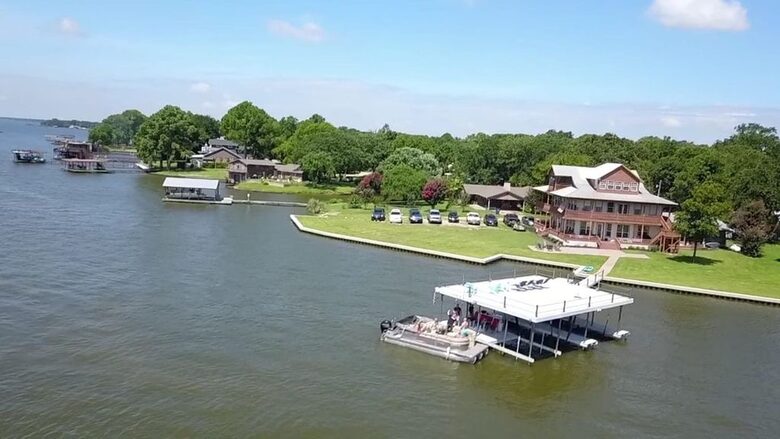 Sprawling Waterfront Haven with Private Dock & Boat Rental Option - Gun Barrel City, Texas
