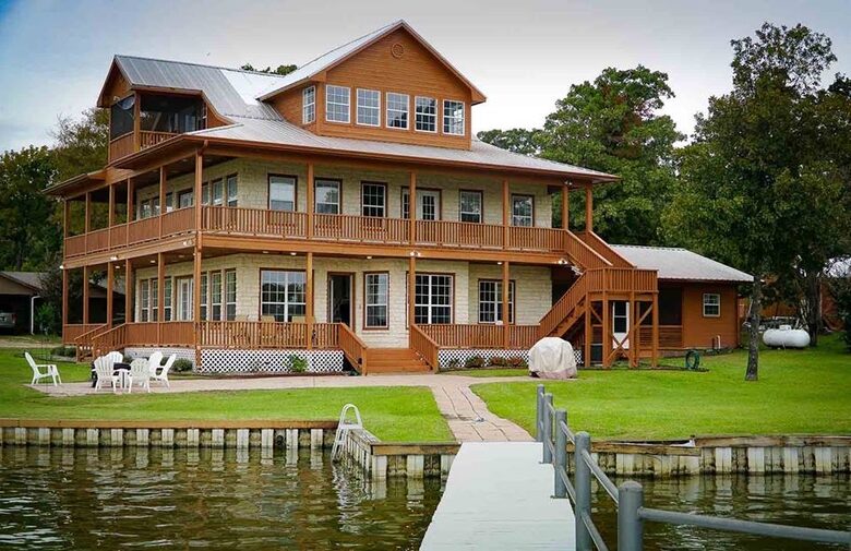 Sprawling Waterfront Haven with Private Dock & Boat Rental Option - Gun Barrel City, Texas