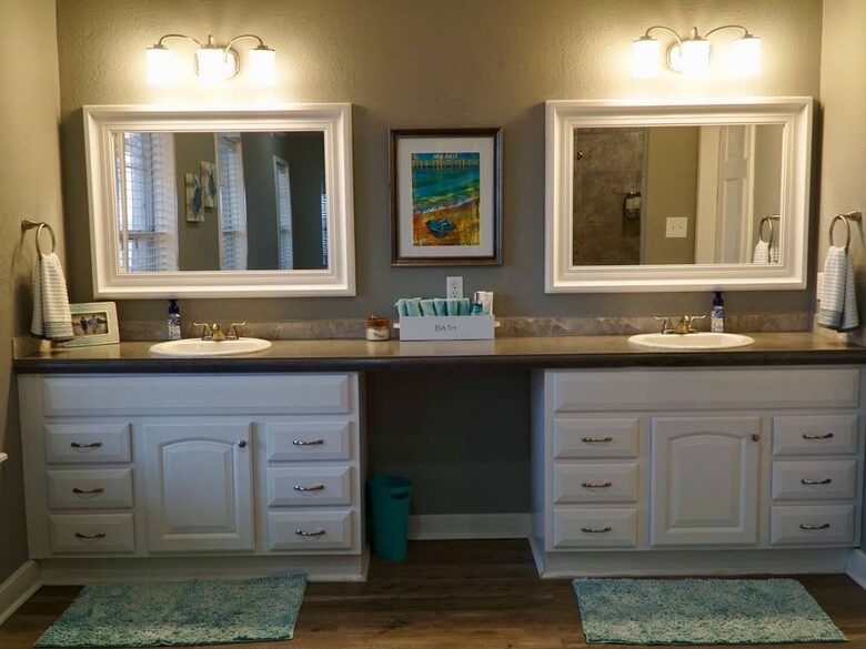 Sprawling Waterfront Haven with Private Dock & Boat Rental Option - Gun Barrel City, Texas