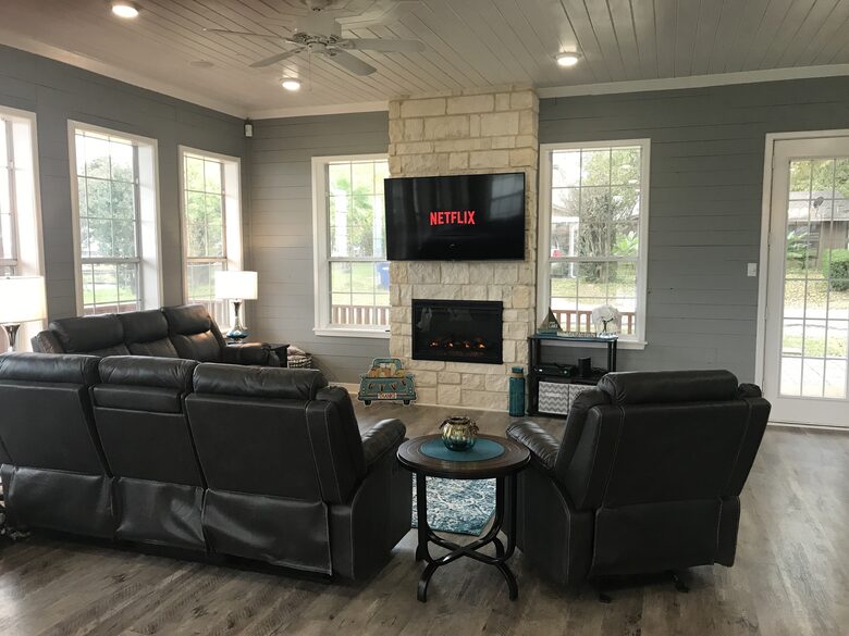 Sprawling Waterfront Haven with Private Dock & Boat Rental Option - Gun Barrel City, Texas
