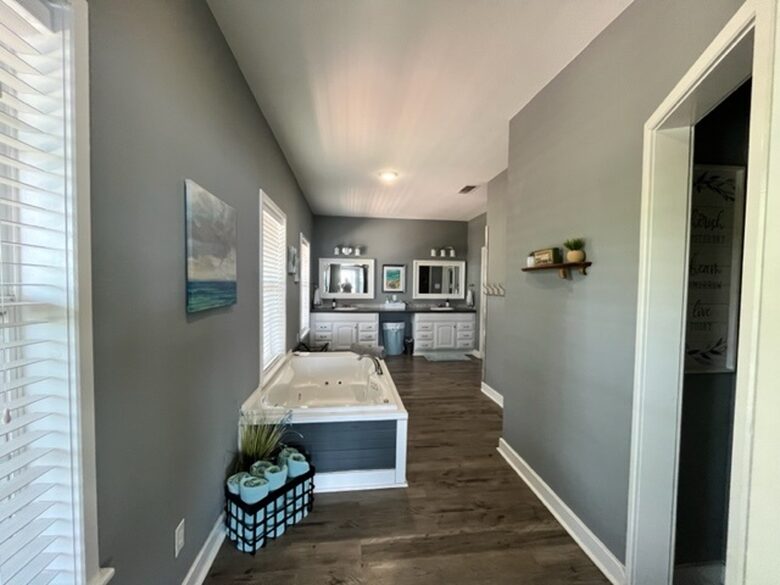 Sprawling Waterfront Haven with Private Dock & Boat Rental Option - Gun Barrel City, Texas