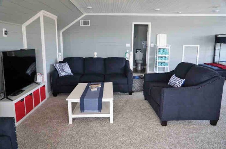 Sprawling Waterfront Haven with Private Dock & Boat Rental Option - Gun Barrel City, Texas