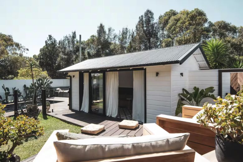 The Ultimate Coastal Escape with Heated Magnesium Pool - Avalon Beach, Australia