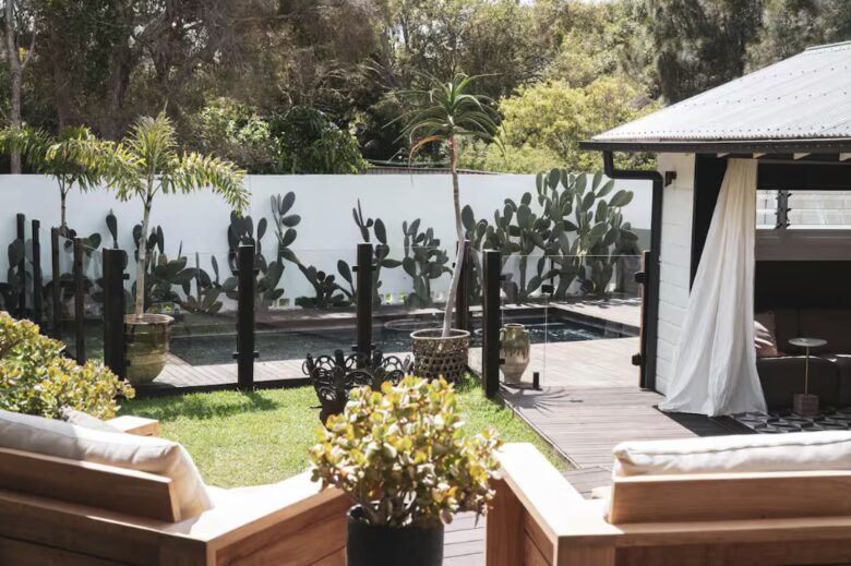The Ultimate Coastal Escape with Heated Magnesium Pool - Avalon Beach, Australia