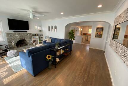 Colorful Coastal Cottage with ocean views - San Diego, California