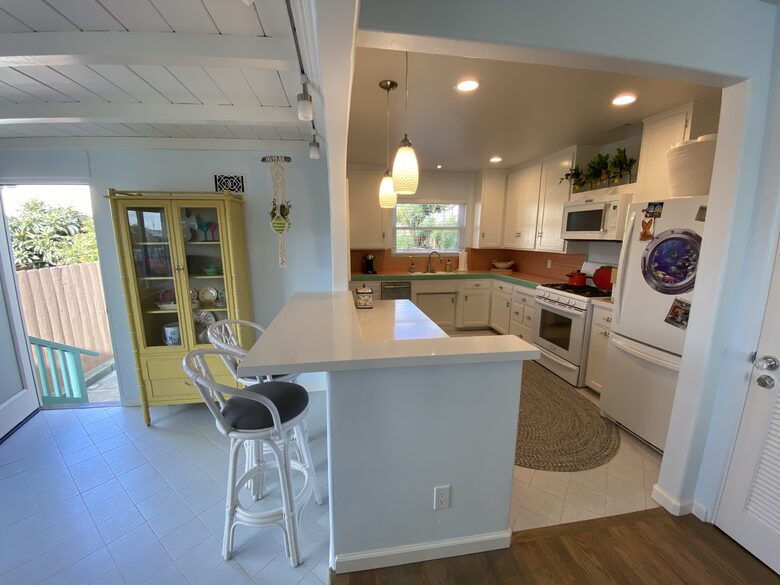 Colorful Coastal Cottage with ocean views - San Diego, California
