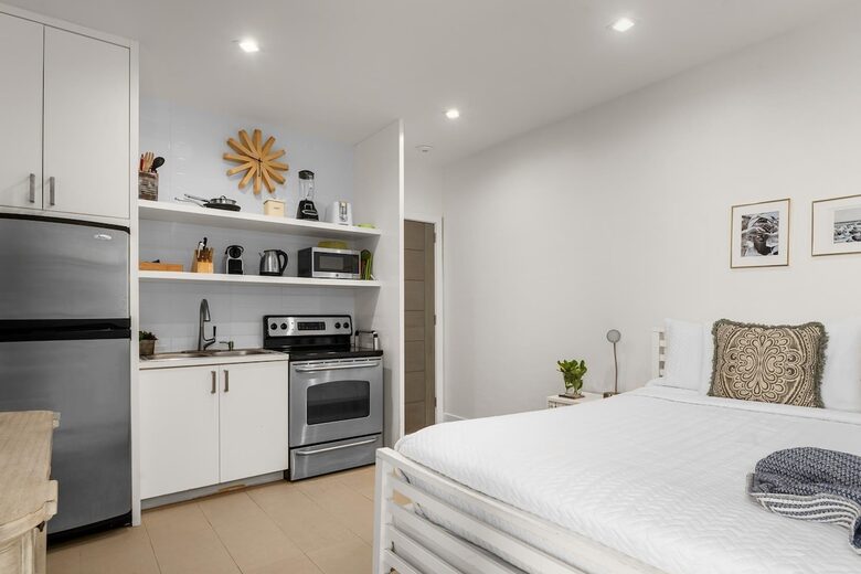 Private guest suite