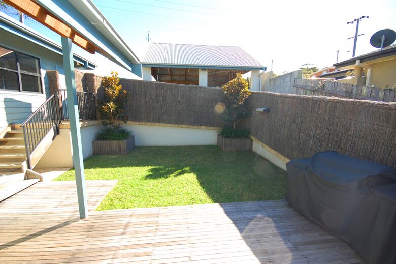 BBQ and courtyard