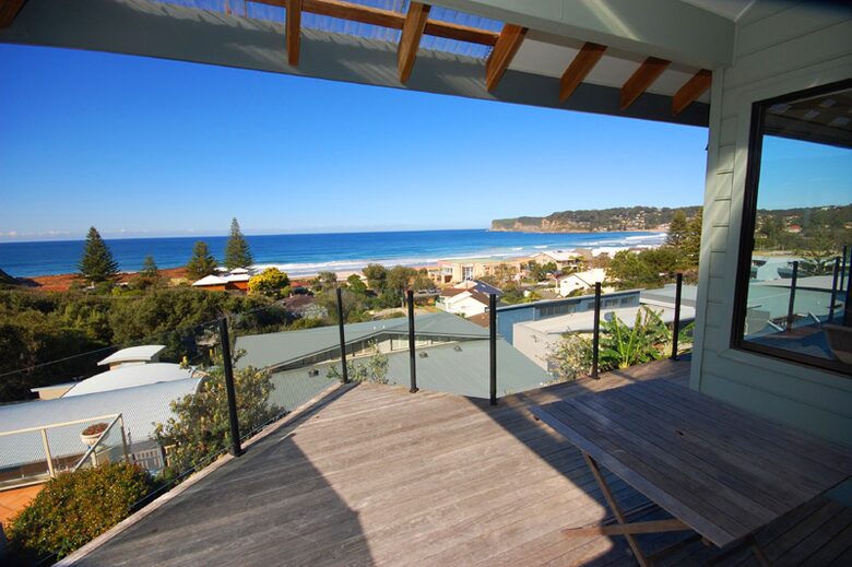 Righthand side deck area