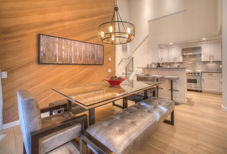 High-End Comfort Steps from the Lifts - Mammoth Lakes, California