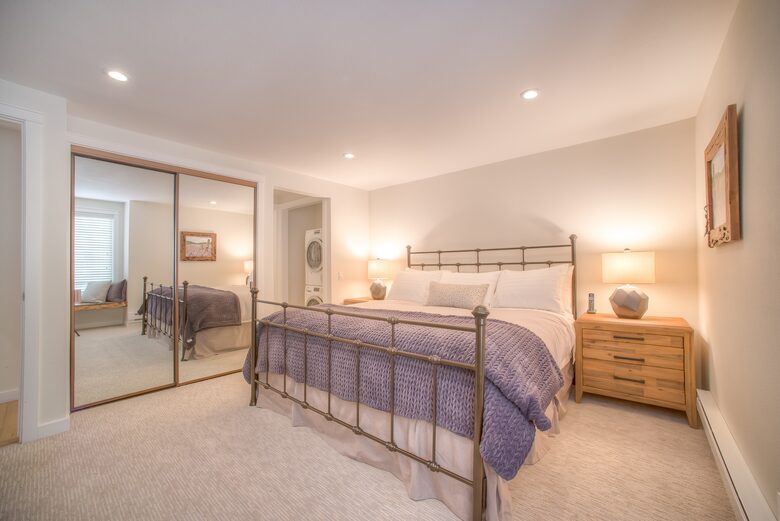 High-End Comfort Steps from the Lifts - Mammoth Lakes, California
