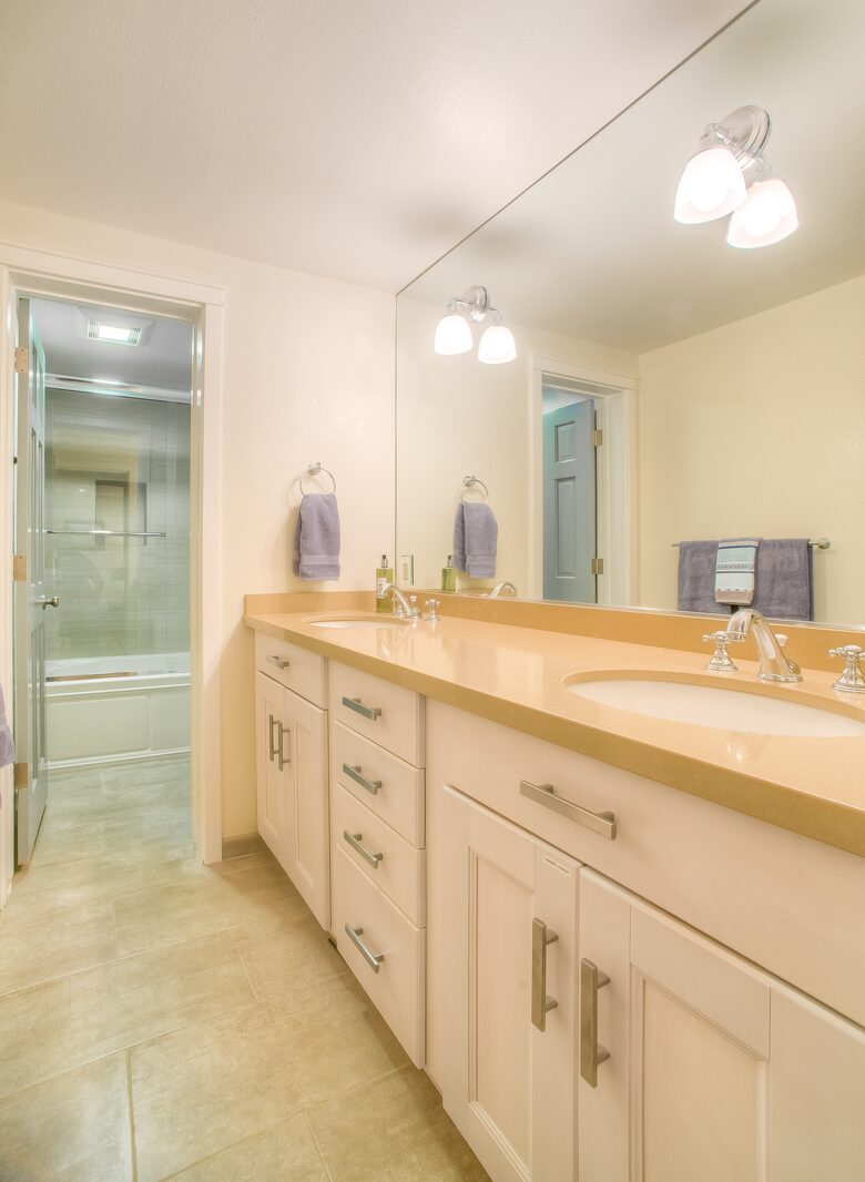 Second primary en-suite bathroom