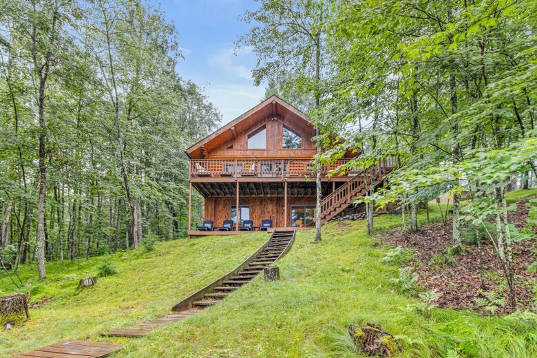 Elegant Lakefront Escape on the Shores of Gilmore Lake - Minong, Wisconsin