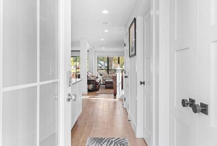 Refined Coastal Retreat in Miramar Beach - Miramar Beach, Florida