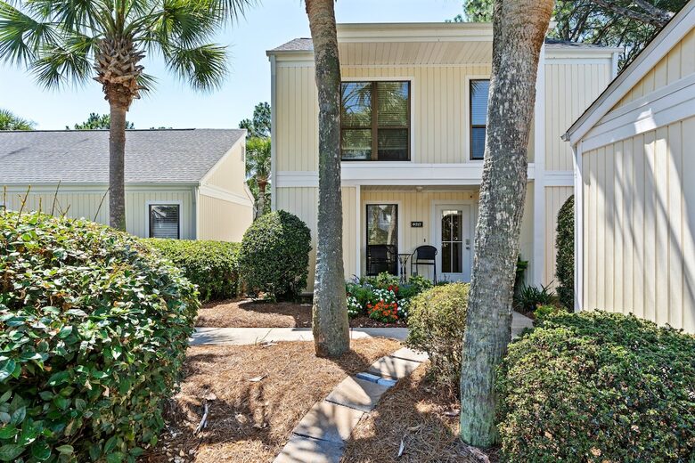 Refined Coastal Retreat in Miramar Beach - Miramar Beach, Florida