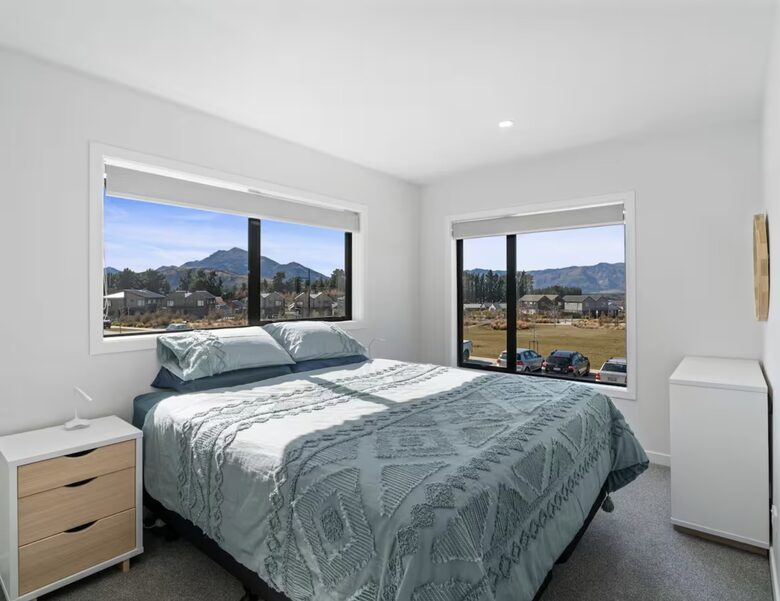 A Modern Wānaka Retreat - Wānaka, New Zealand