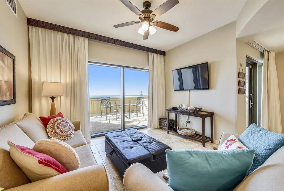 Spacious Condo with Exclusive Beach Access - Panama City Beach, Florida