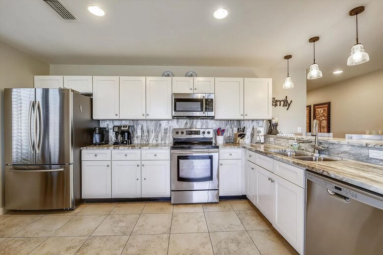 Spacious Condo with Exclusive Beach Access - Panama City Beach, Florida