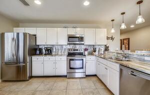 Spacious Condo with Exclusive Beach Access - Panama City Beach, Florida
