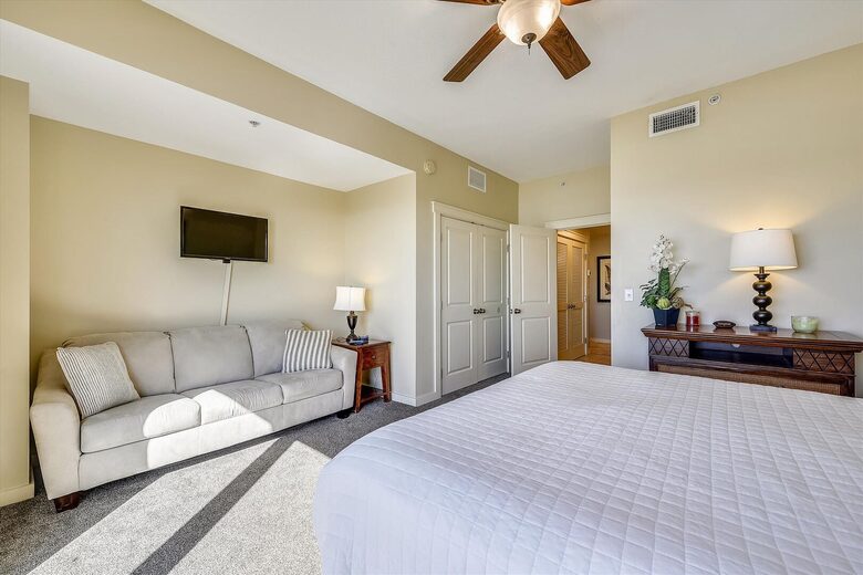 Spacious Condo with Exclusive Beach Access - Panama City Beach, Florida