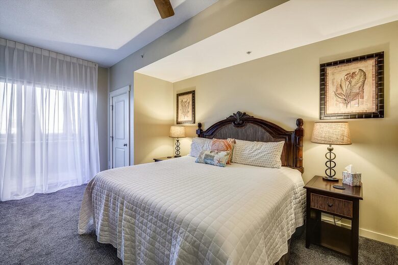 Spacious Condo with Exclusive Beach Access - Panama City Beach, Florida