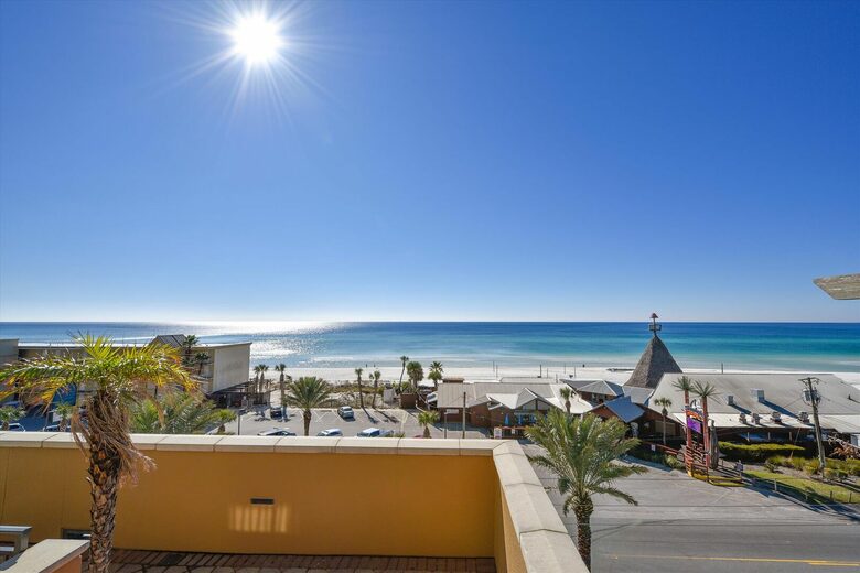 Spacious Condo with Exclusive Beach Access - Panama City Beach, Florida
