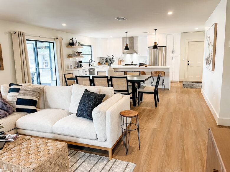 Charming Waterfront Retreat Near Bonita Beach - Bonita Springs, Florida