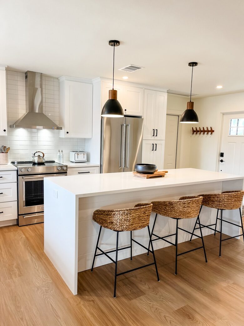 Charming Waterfront Retreat Near Bonita Beach - Bonita Springs, Florida