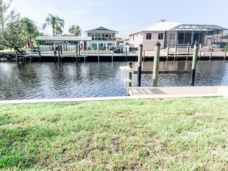 Charming Waterfront Retreat Near Bonita Beach - Bonita Springs, Florida