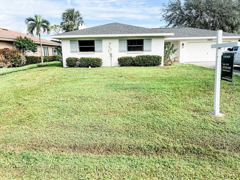 Charming Waterfront Retreat Near Bonita Beach - Bonita Springs, Florida