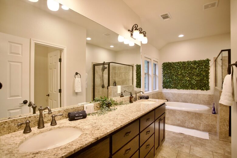 A Stylish Retreat in Austin’s Prime Neighborhood - Austin, Texas