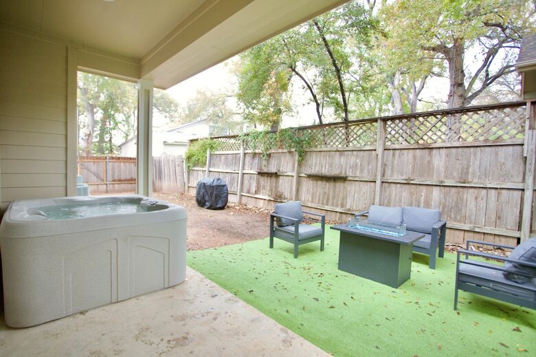 A Stylish Retreat in Austin’s Prime Neighborhood - Austin, Texas