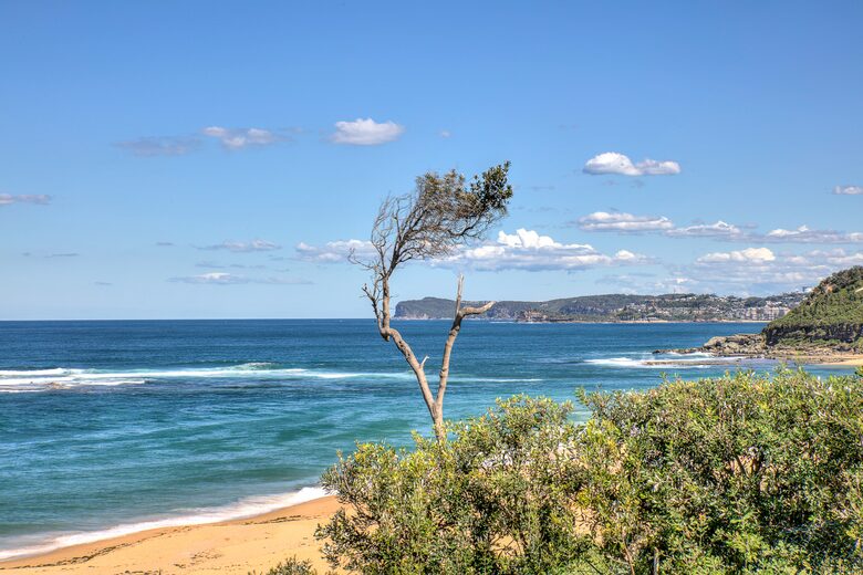 Seaside Sanctuary with Direct Beach Access & Panoramic Ocean Views - Forresters Beach, Australia